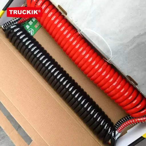 Trailer joint air pipe